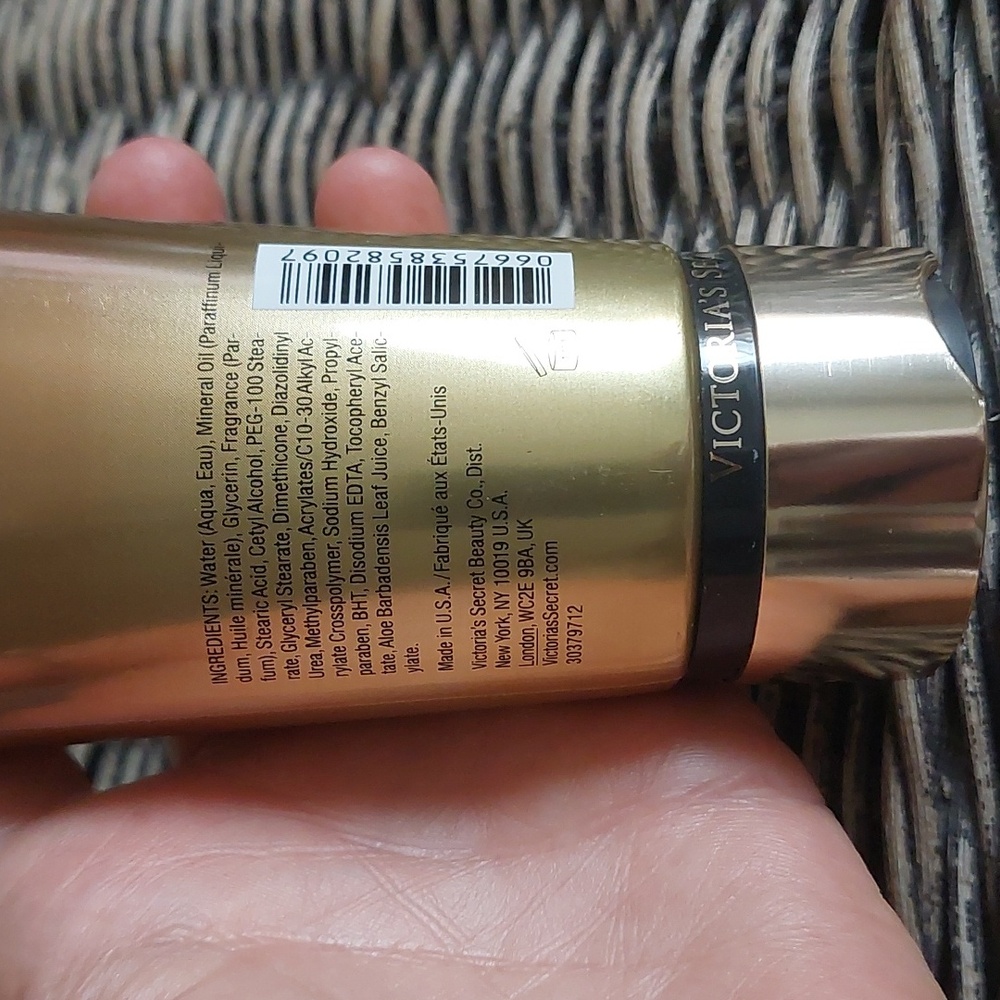 Victoria's Secret Pure Seduction and Vanilla Lace Lotion - Picture 6 of 8